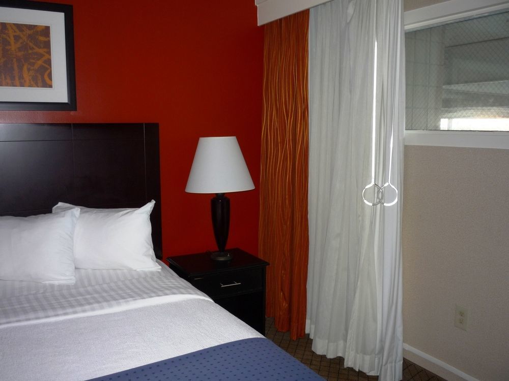 Baymont By Wyndham Fayetteville Fort Bragg Area Exterior foto