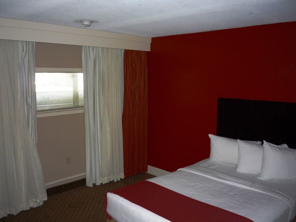 Baymont By Wyndham Fayetteville Fort Bragg Area Exterior foto