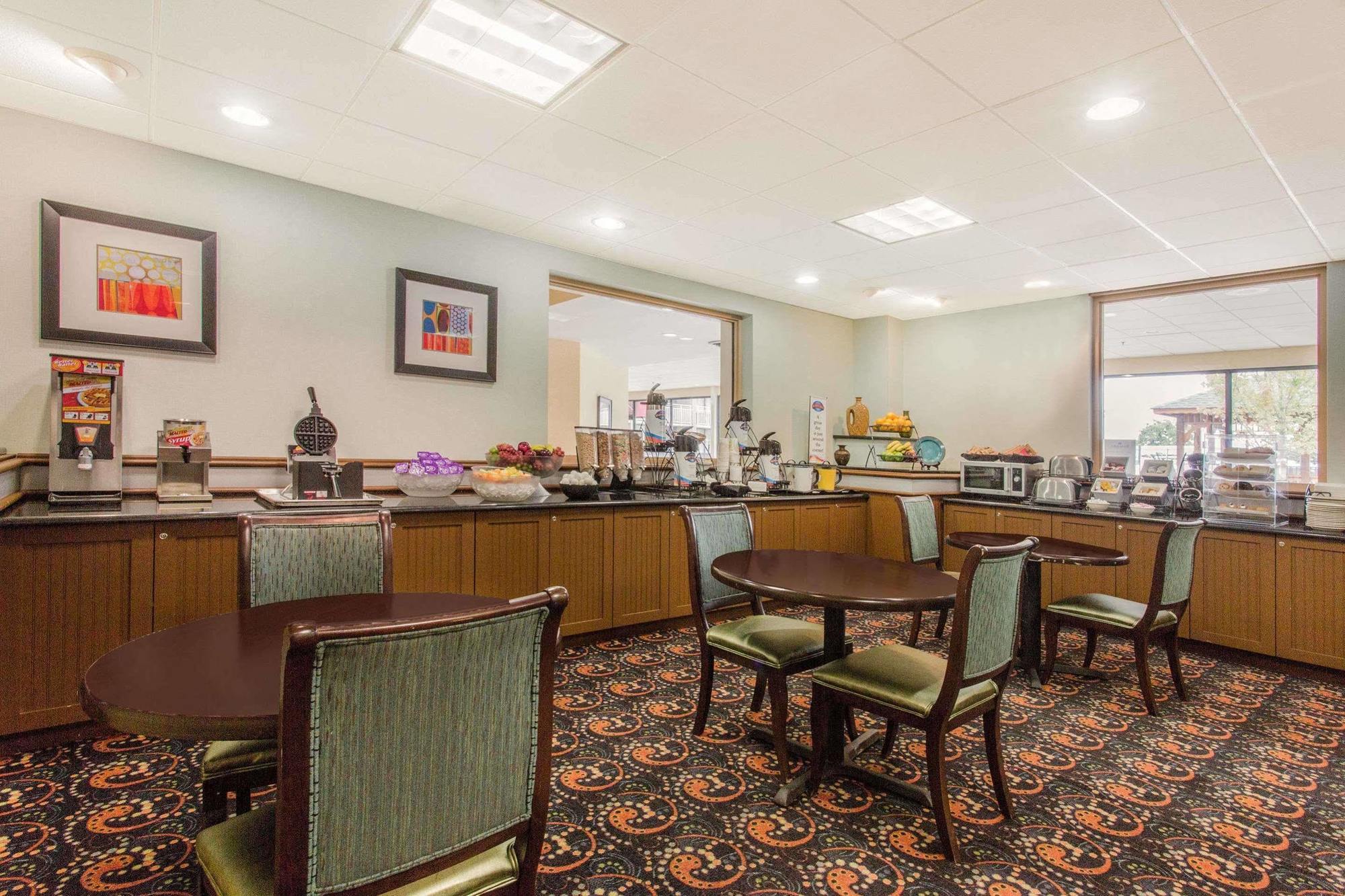 Baymont By Wyndham Fayetteville Fort Bragg Area Exterior foto