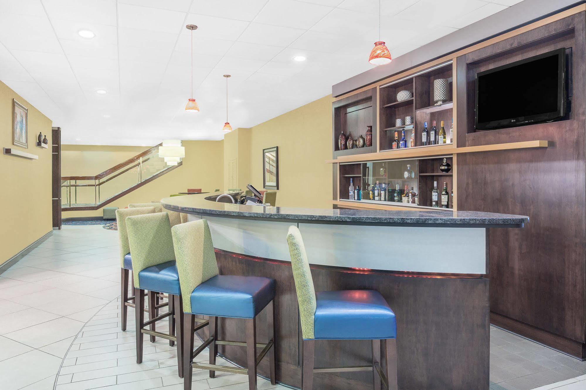 Baymont By Wyndham Fayetteville Fort Bragg Area Exterior foto